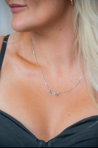MOM halskæde - zirkonia - Silver